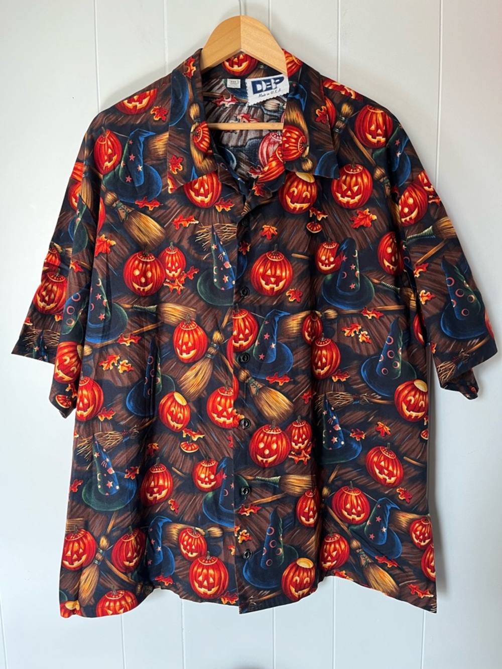 Vintage DBP Halloween Button Shirt Patterned USA Pumpkins Jack-o-lanterns Witch